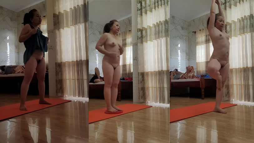 A la hermana del avión le gusta hacer ejercicio desnuda