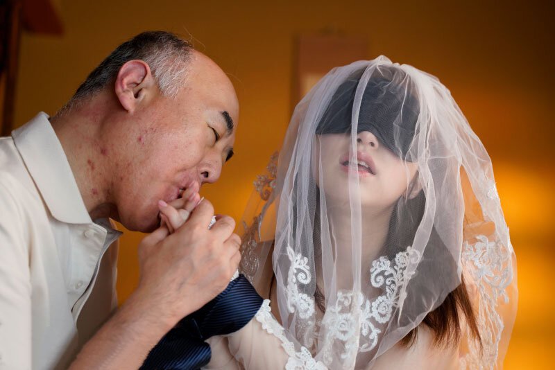 MEYD-792 The old uncle drugged his niece for the last time when he heard that she was getting married